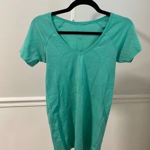 Lululemon T-shirt